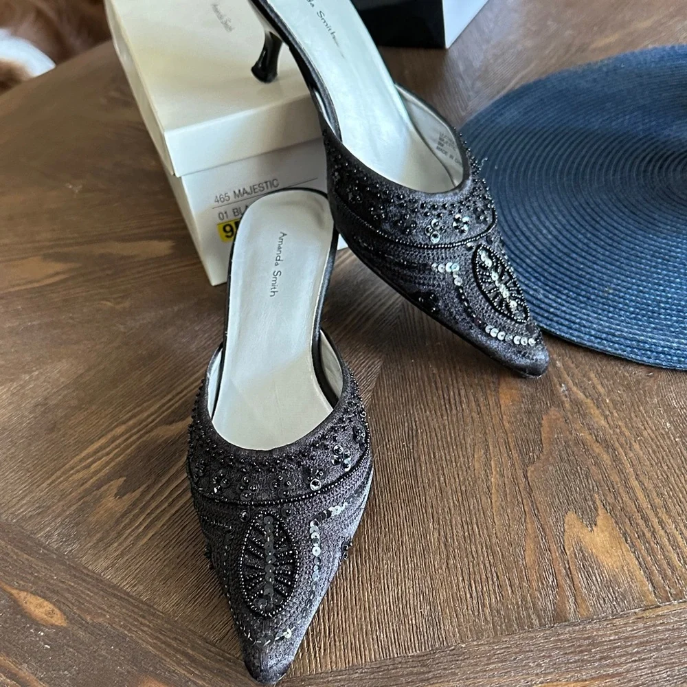 Elegant Black Beaded Women's Shoes - Picture 1 of 4